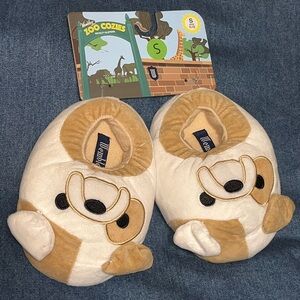 Wembley Zoo Cozies White and Tan Dog Pup House Plushie Slippers Sz 11-12 NEW